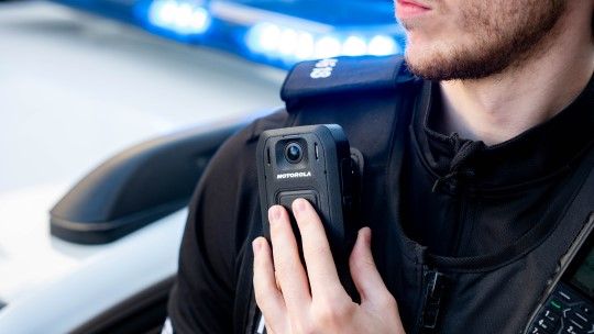 Activadores de grabación de la funda y de la cámara corporal